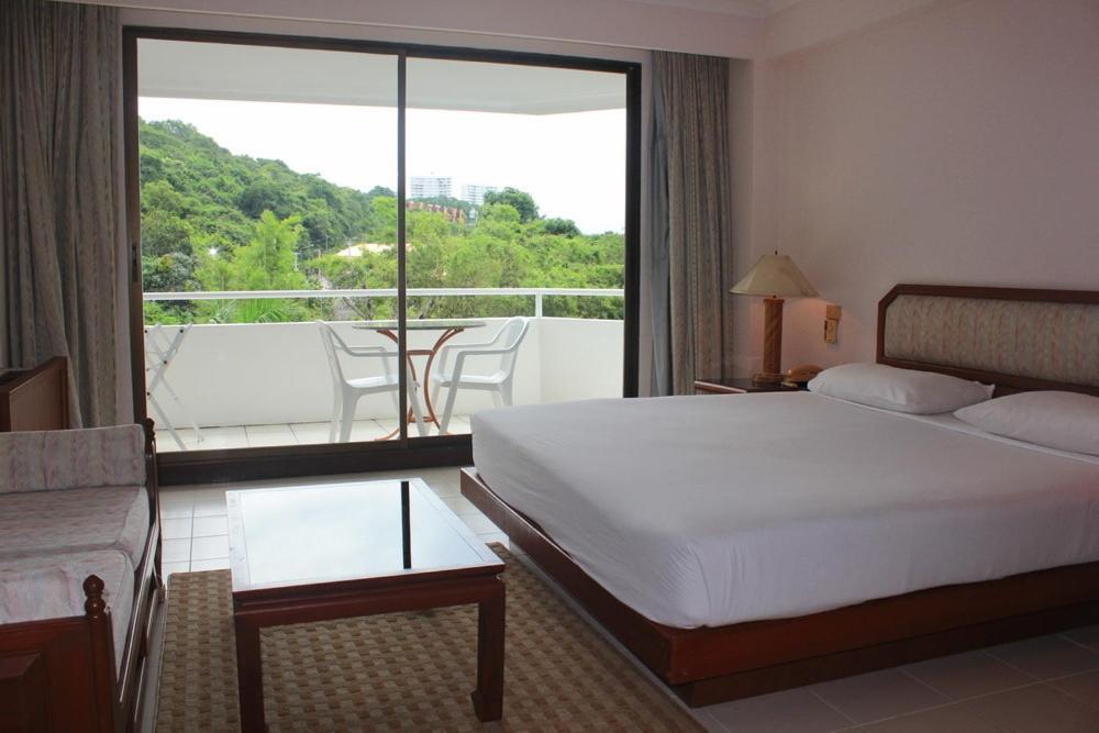 Aparthotel The Monaco residencia Pattaya Habitación foto
